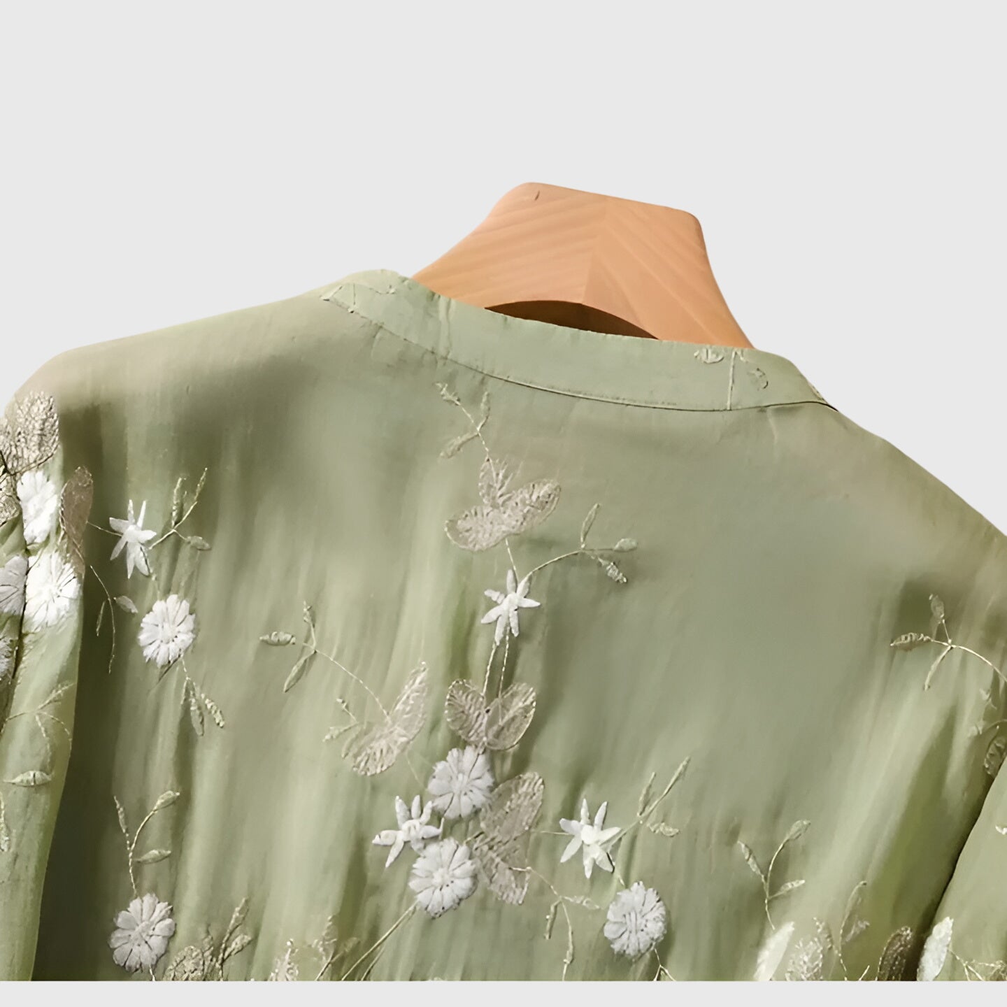 Linden Mode | Nellie Elegante Top met Geborduurde Bloemen