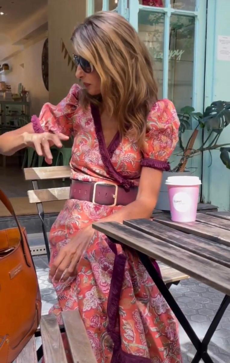 Van Dijkman Mode® | Elegante Roze Maxi Jurk met Korte Mouwen