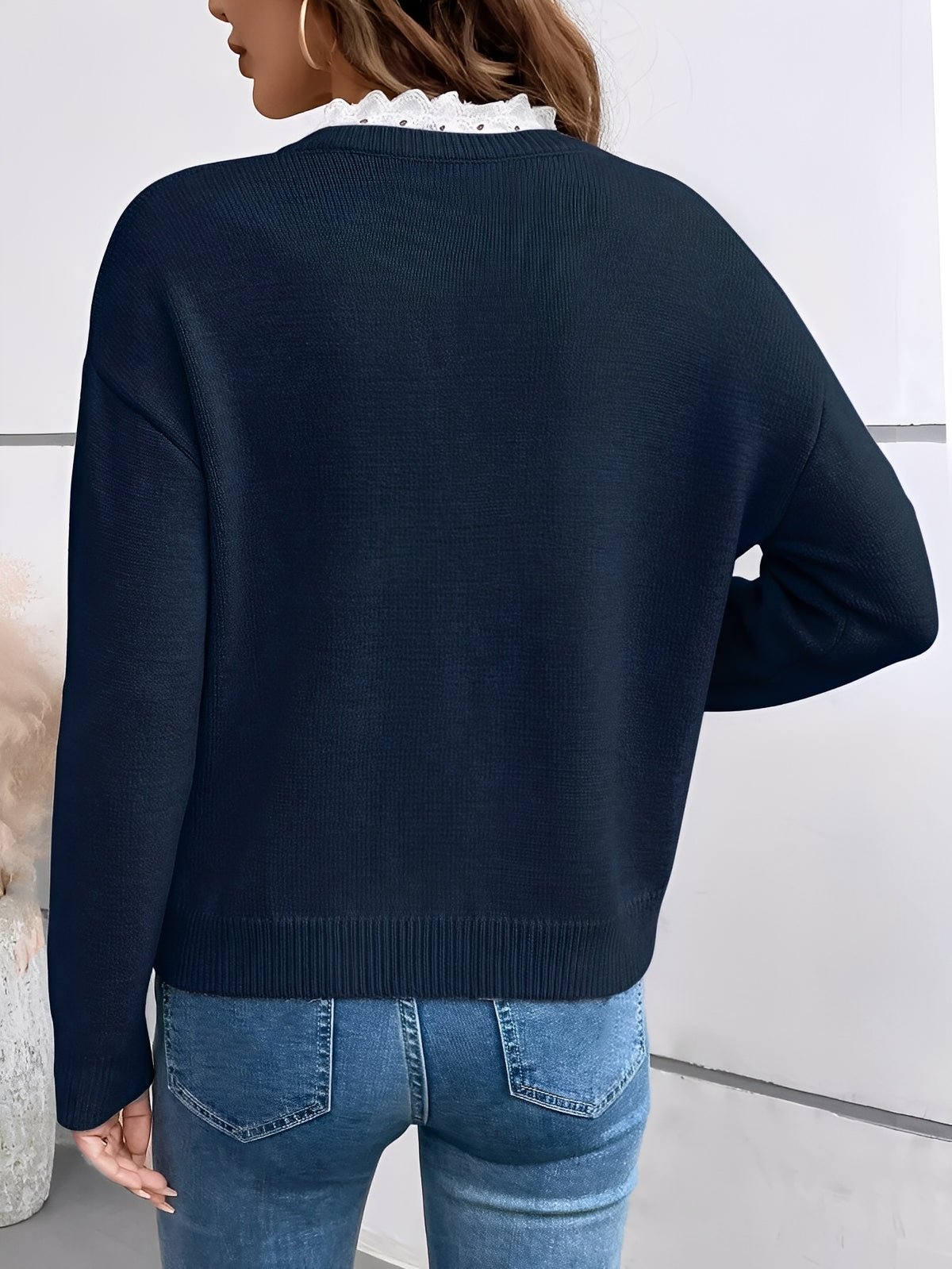 Linden Mode | Chique Gebreide Trui met Elegante Kantkraag